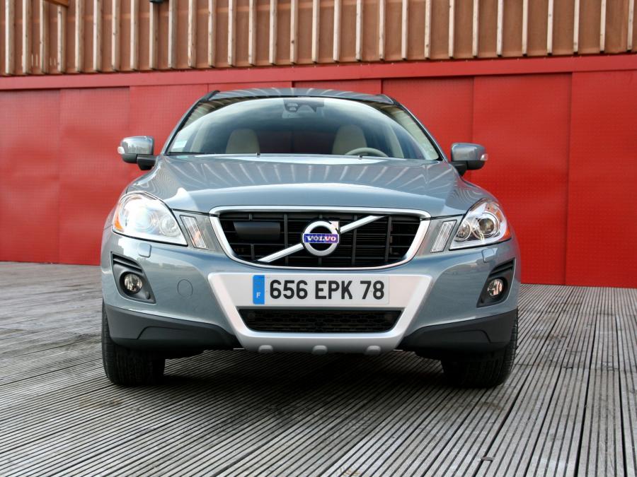  Volvo XC60 2.4D 2008 года  (фото 9 из 15)